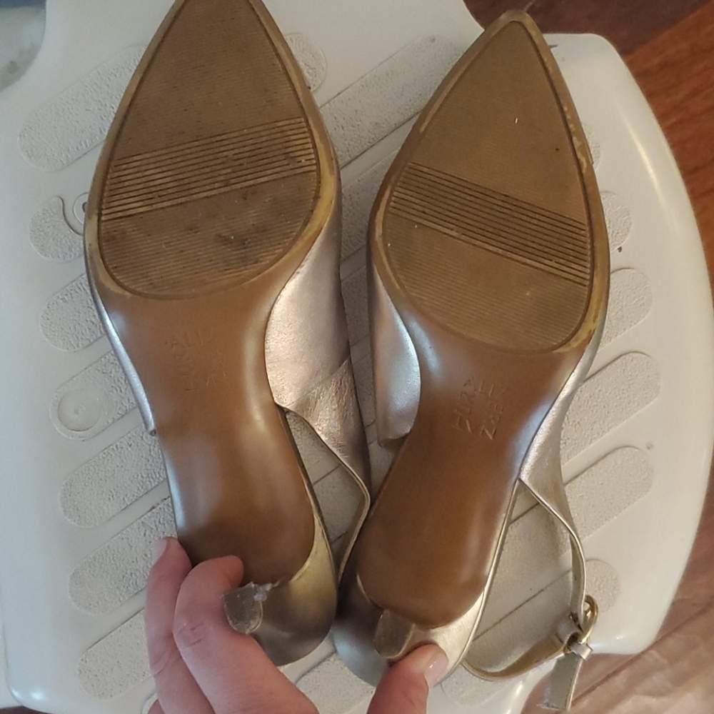Naturalizer Heels - Picture 4 of 4
